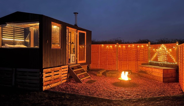 sea view, outdoor bath, off grid cabin