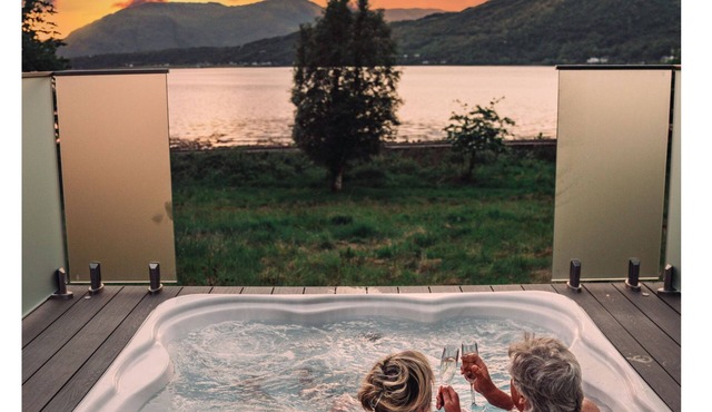 SeaBeds Luxury Lookouts with Hot Tubs