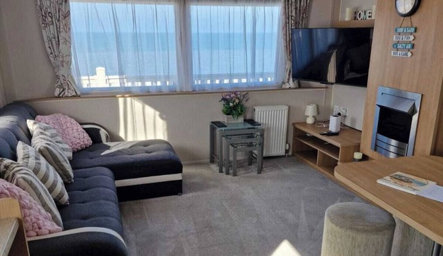 Seafront Caravan - Golden Sands - 6 Berth
