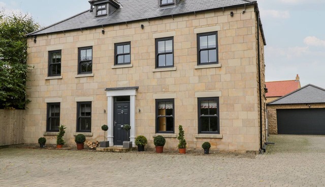SEAMER MANOR HOUSE, pet friendly in Seamer, North Yorkshire