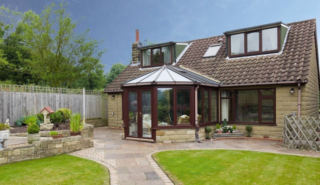 SEAWINDS, family friendly, with open fire in Robin Hood’s Bay