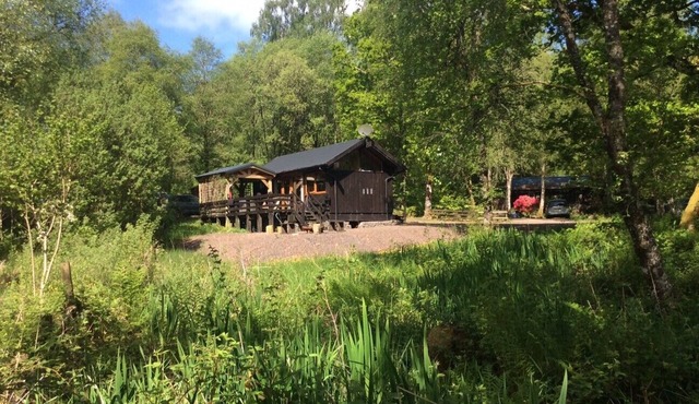 Seil Cabin - charming cabin with stunning loch views and hot tub.