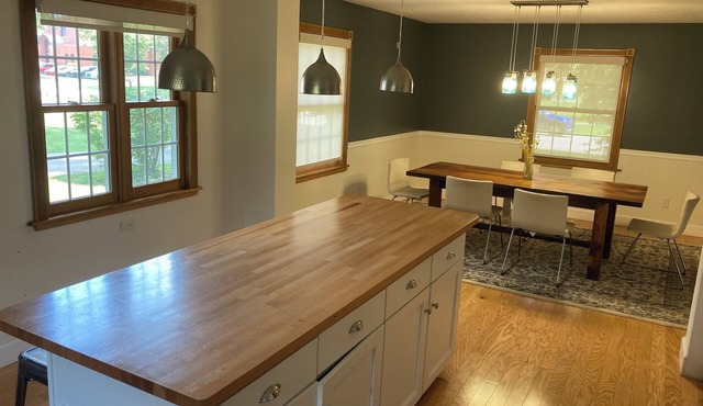 Serene 3-bedroom chalet in Springfield without Wifi in Springfield