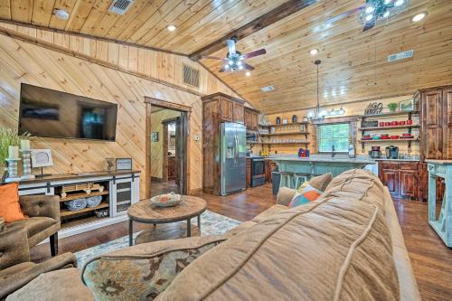 Setting Sun’ Eagletown Gem: Real-Log Cabin! in Eagletown