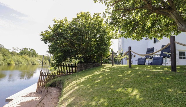 Severn Bank Lodge