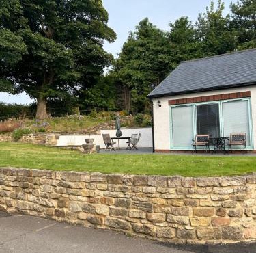 Sharpley Hall Garden Studio not far from Seaham Beach offering Quiet Private Stay with Secure Parking