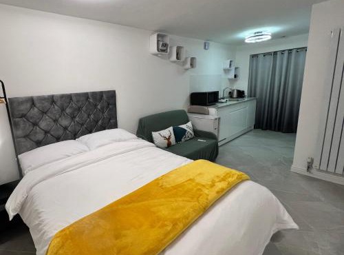 Sheffield Modern Studio with Private Garden & Free EV Charging in Sheffield