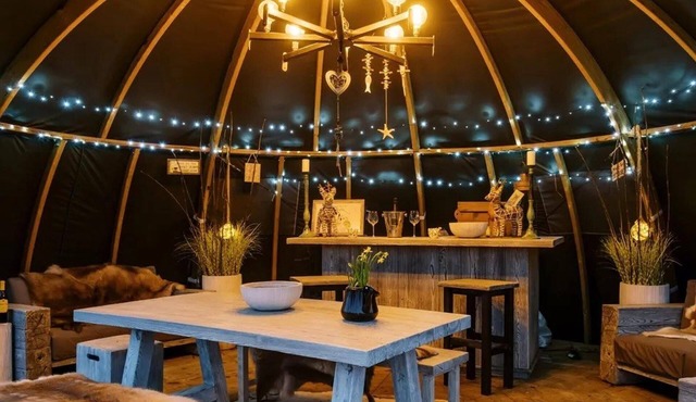 Shepherd's Hut- Hot Tub- Wellness Spa- Wood Burner