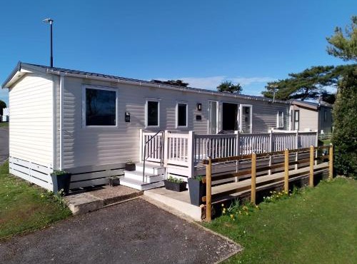 Shorefield Country Park 3 Bed Passes Included!