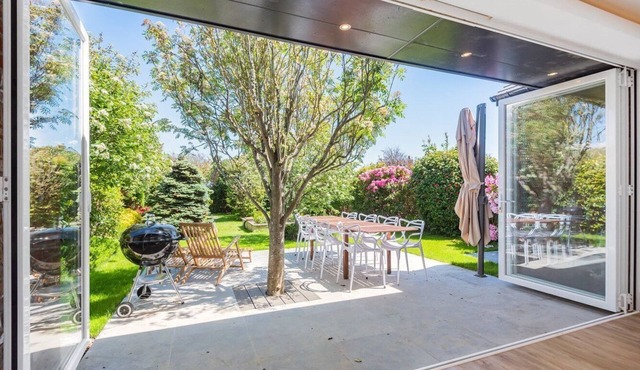 Sleeps 10 | Beach House 200m from Sea | Walk to East Wittering