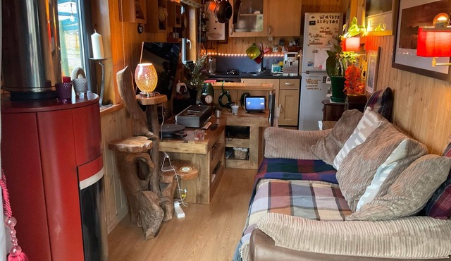 Sleeps 2, Includes Breakfast