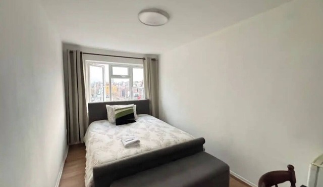 SLT | Spacious Double Bedroom (Tottenham, London)