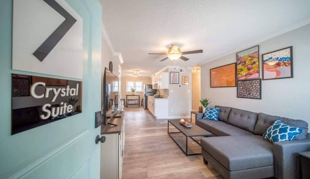 Sojourn Cozy Coastal Condo - Crystal Suite