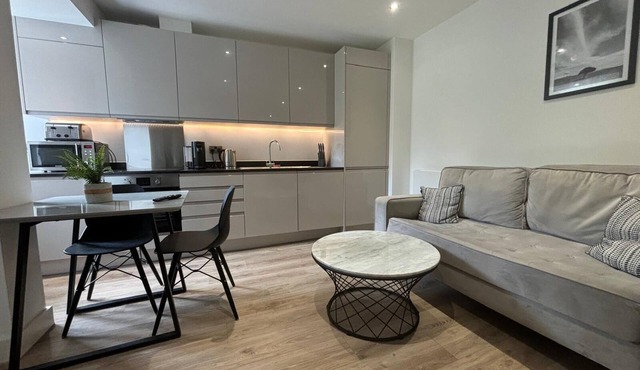 Solihull Studio | Parking WiFi NEC BHX