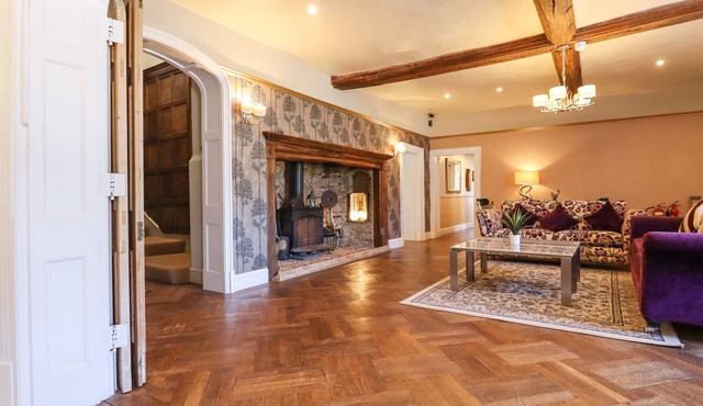 Solton Manor