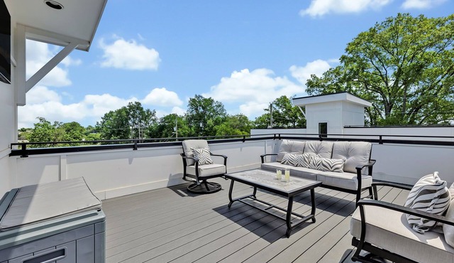Soprano-private Rooftop-gr8 Walking Location