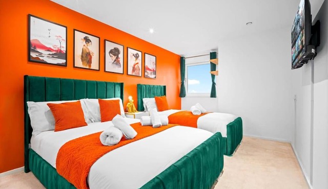 Spacious 2 Bed Apt B'ham CC with parking Sleeps 7