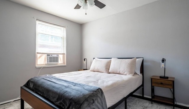 Spacious 2BR Apt w/Remote Work Setup & Laundry in Kettering