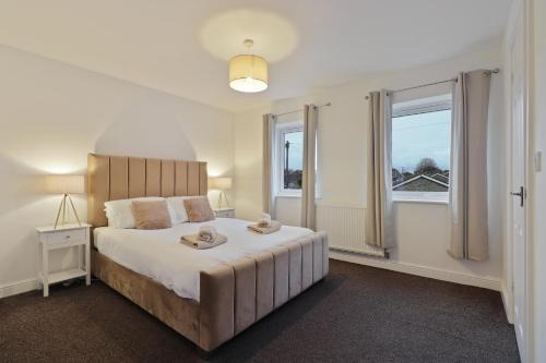 Spacious 3 Bed - FREE Parking - Great for Workers