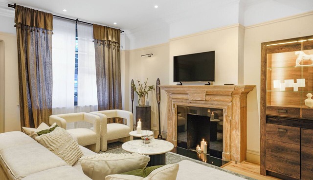 Spacious and Modern 4 Beds Home in Kensington