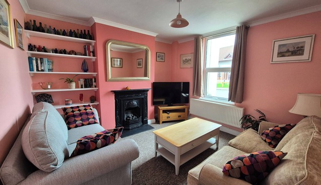 Spacious apartment 5 mins from Clifton and M5