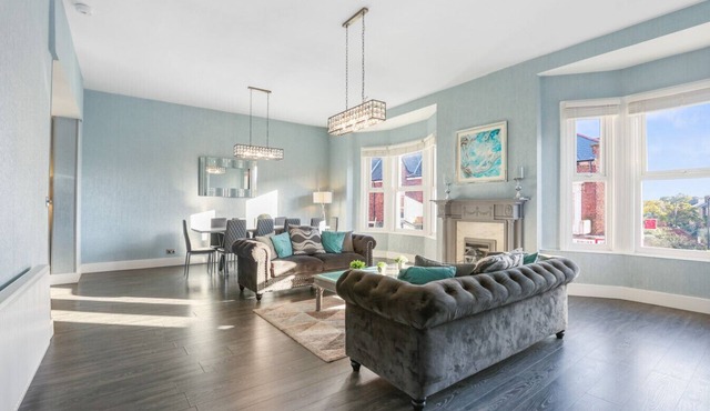 Spacious Coastal Apartment