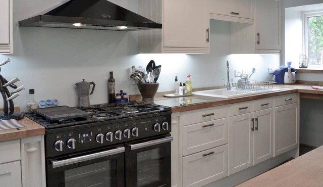 Spacious, cozy and traditional 18th-Century Farmhouse in Lanivet, Cornwall.