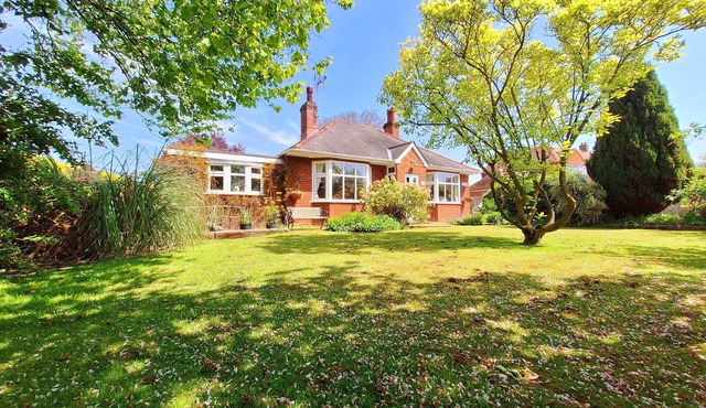Spacious & Dog Friendly Cozy Home by Norfolk Coast