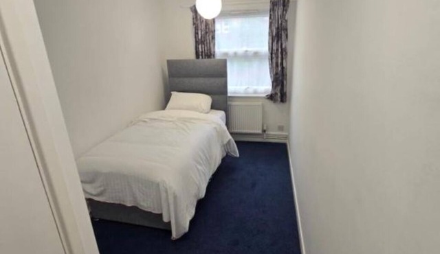 Spacious Triple Room with En-Suite Shower