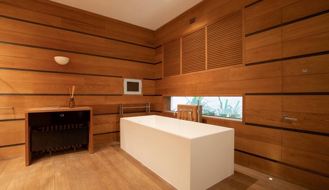 St George's Drive VIII by onefinestay