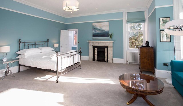 St. Michael's (Premium King Room with En-suite)