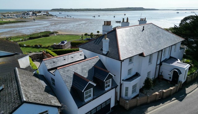 Staithe End - a brand new first floor apartment with stunning views over Mudeford Quay