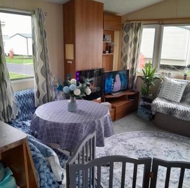 Static caravan - sleeps 8