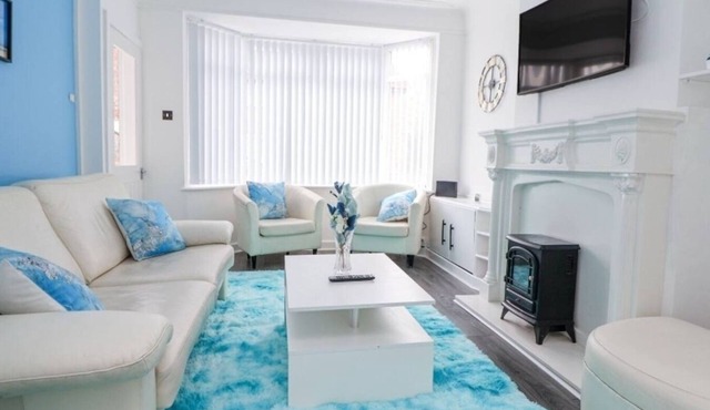 "STAY LONGER, SAVE MORE: We offer a 20% discount for all stays of 28+ nights and 10% discount for all stays of 7+ nights. Discounted rate is automatically applied and includes all utility bills and bi-weekly professional cleaning. No hidden fees.