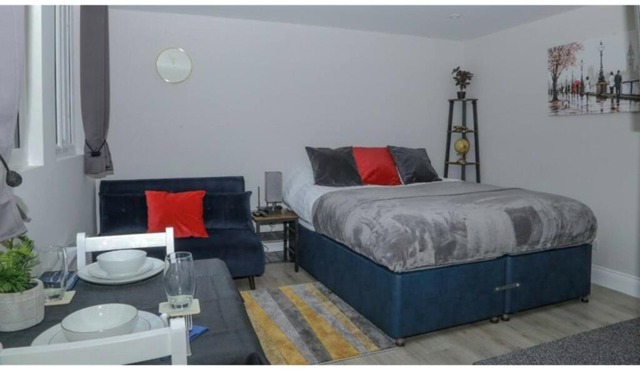 StayZo - Crofton Park - Central London refurbished Studio