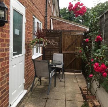 Studio-2 Staines,Heathrow, London-own entrance