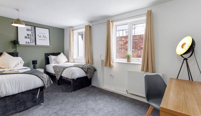 Studio 3 City Centre Fast WiFi Smart TV