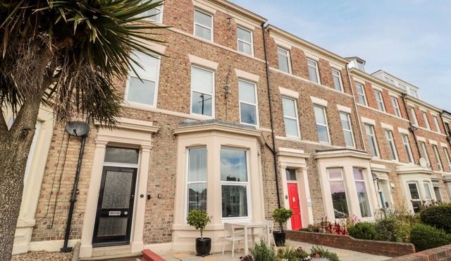STUDIO 51 @ TYNEMOUTH, romantic, with a garden in Tynemouth