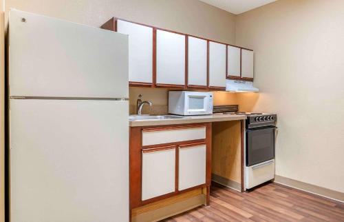 Studio 6 Extended Stay Florence KY - Meijer Dr Cincinnati in Florence