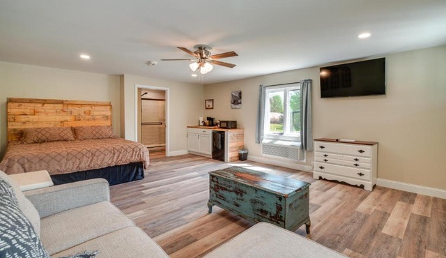Studio Stay w/Deck in Missouri Wine Country in New Haven