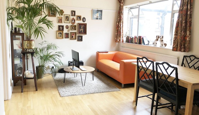 Stunning and centrally located 1 bedroom flat in the Hampstead Heath area.