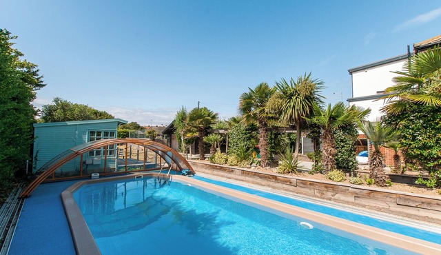 Stunning Botany Bay Beach House - Heated Pool - Open May - September!
