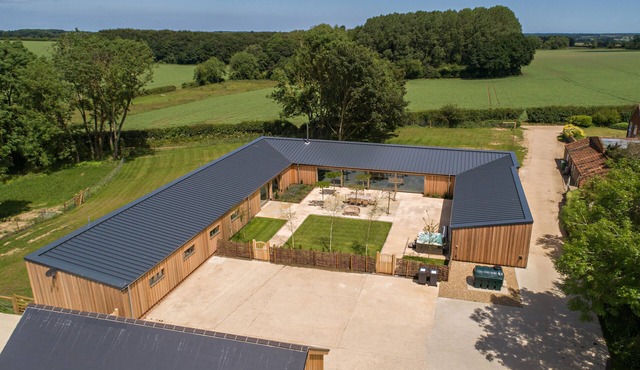 Stunning conversion perfect for family groups or friends getting together.