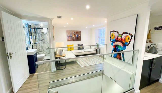 Stunning Loft Apartment on High St - Bridge Views