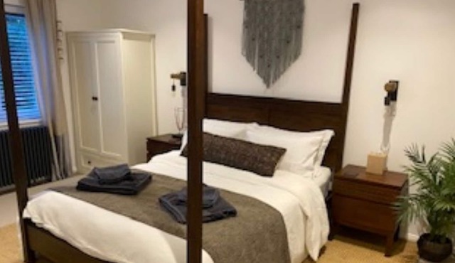 Stunning New Forest Romantic Retreat