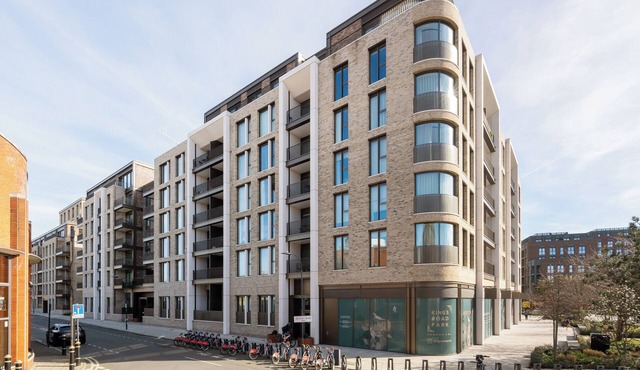 Stylish 2 bed 2 bath next to Chelsea FC in London - Gym + Pool + Spa