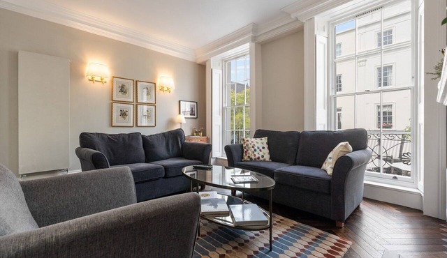Stylish 2 bed Belgravia flat in Elizabeth Street