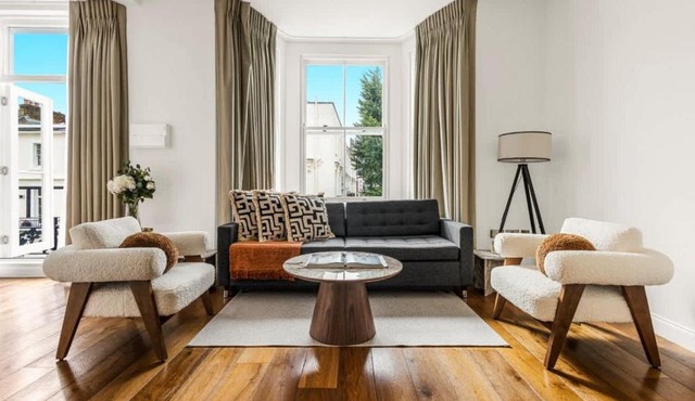 Stylish Flat Close to Hyde Park AC