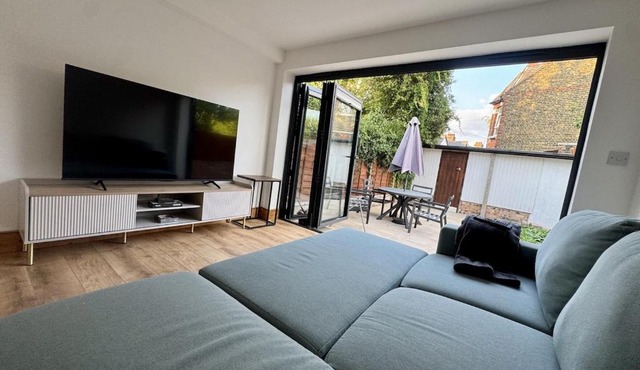 Stylish Garden Flat Central London in 30 min