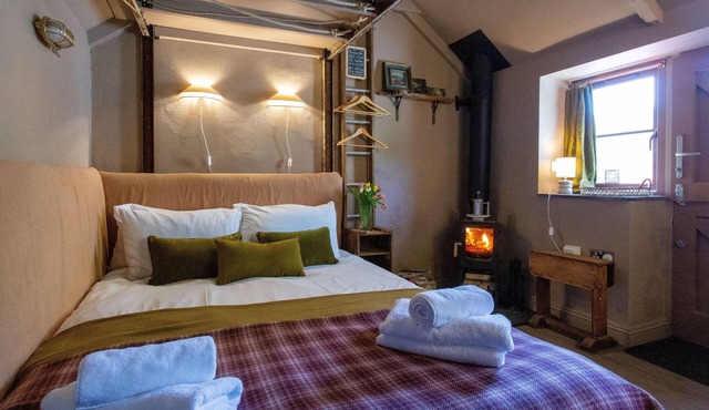 Stylishly renovated studio cottage in The Lizard by Porthleven & Lizard Holidays